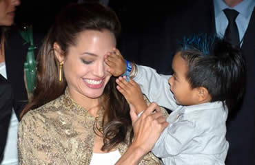Angelina mama, drugi put - Hot Spot